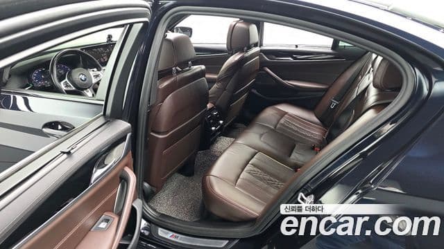 BMW 5 Series 2022 — Şəkil 12/20