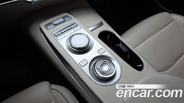Genesis GV70 2021 — Şəkil 9/20