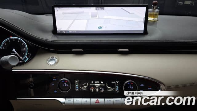 Genesis GV70 2021 — Şəkil 14/20