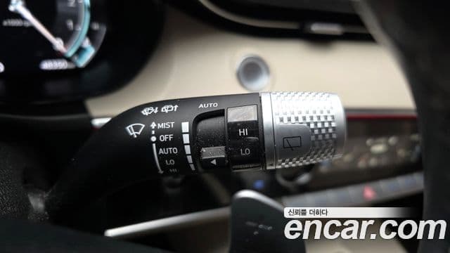 Genesis GV70 2021 — Photo 12/32
