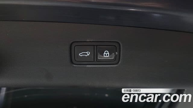 Genesis GV70 2021 — Photo 21/32