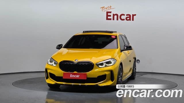 BMW 1 Series 2022 — ფოტო 16/32