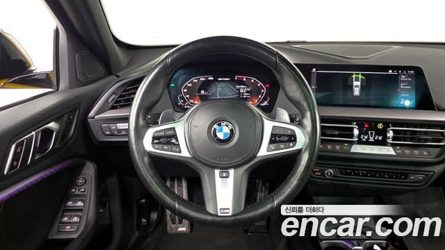 BMW 1 Series 2022 — ფოტო 17/32