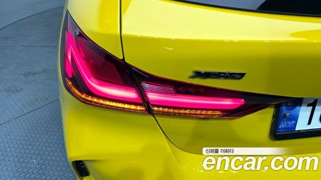 BMW 1 Series 2022 — ფოტო 15/32