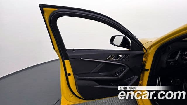 BMW 1 Series 2022 — ფოტო 8/32