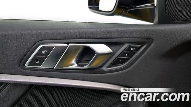 BMW 1 Series 2022 — ფოტო 29/32