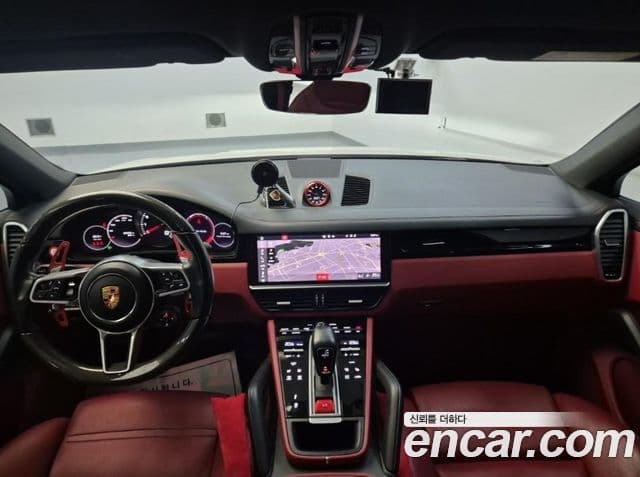 Porsche Cayenne 2021 — Photo 14/20