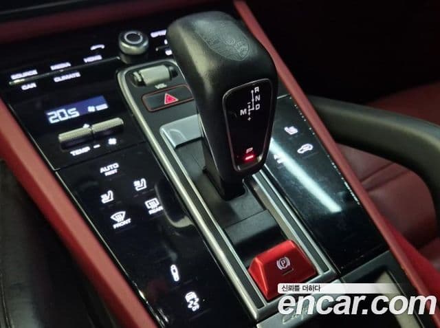 Porsche Cayenne 2021 — Photo 7/20