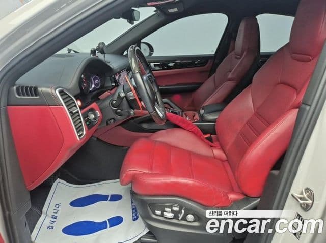 Porsche Cayenne 2021 — Photo 4/20