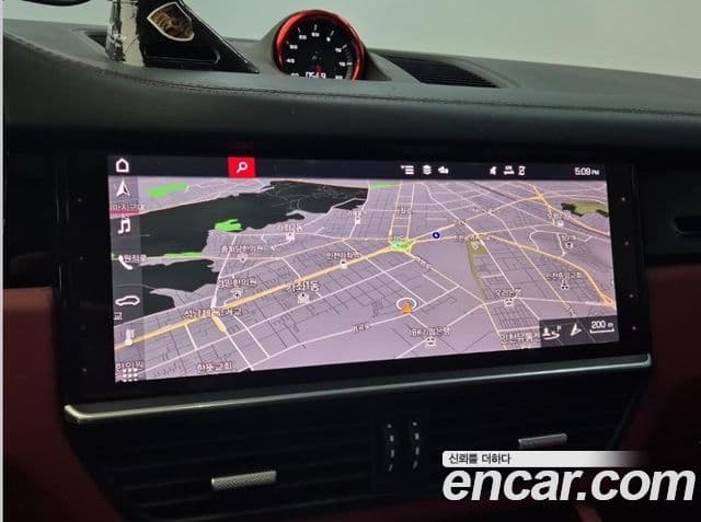 Porsche Cayenne 2021 — Photo 15/20