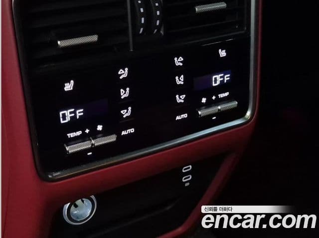 Porsche Cayenne 2021 — Photo 13/20
