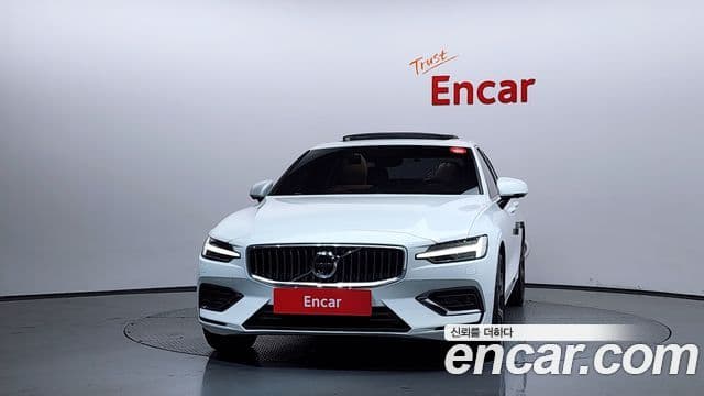 Volvo S60 2021 — ფოტო 3/20