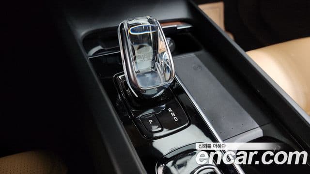 Volvo S60 2021 — ფოტო 9/20