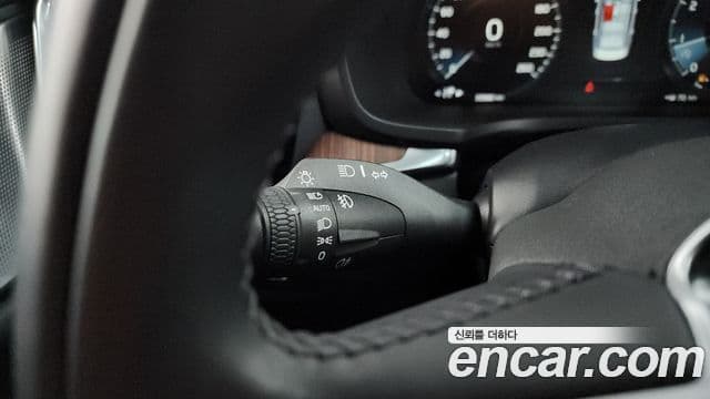 Volvo S60 2021 — Photo 12/35