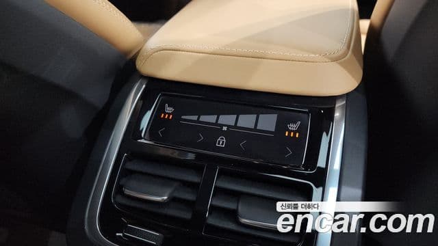 Volvo S60 2021 — Photo 13/35