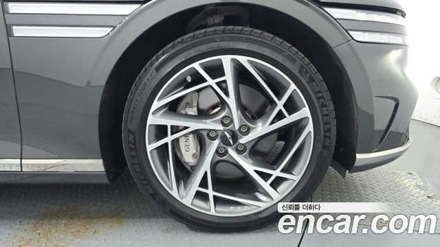 Genesis G90 2022 — Photo 13/31