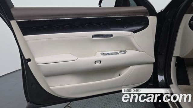 Genesis G90 2022 — Photo 25/31