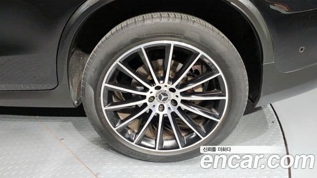 Mercedes-Benz GLC-Class 2019 — Photo 6/32