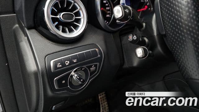 Mercedes-Benz GLC-Class 2019 — Photo 23/32