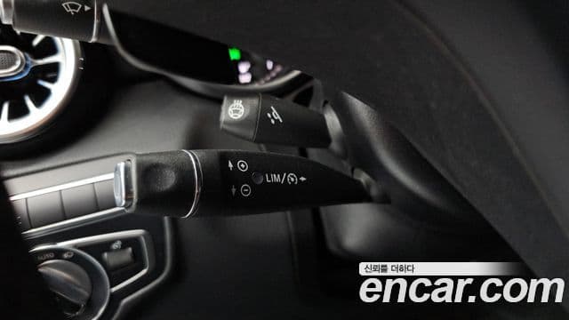 Mercedes-Benz GLC-Class 2019 — Photo 18/32