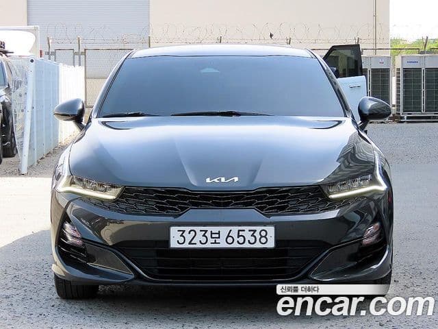 Kia K5 2023 — Şəkil 10/19