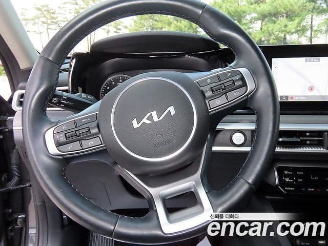 Kia K5 2023 — Şəkil 7/19