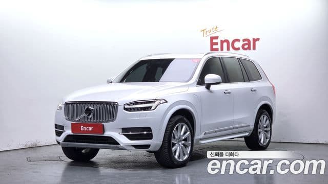 Volvo XC90 2018 — ფოტო 2/20