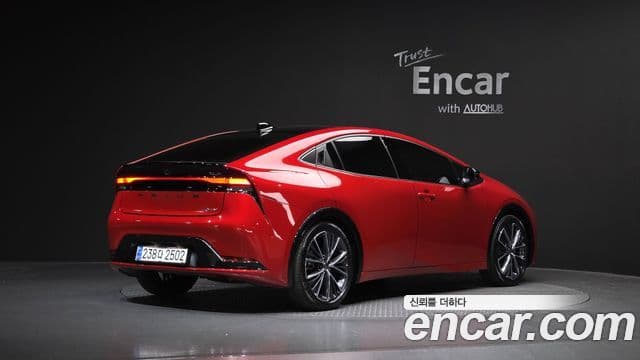 Toyota Prius 2024 — Şəkil 2/20