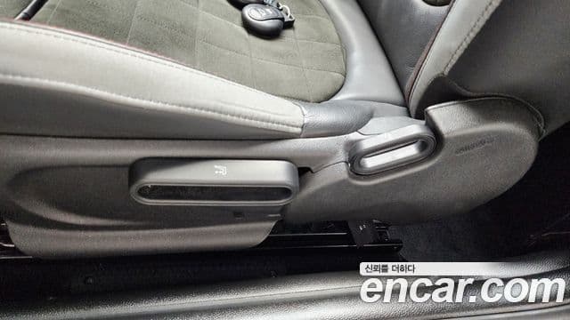 Mini Cooper S Convertible 2020 — Photo 29/36