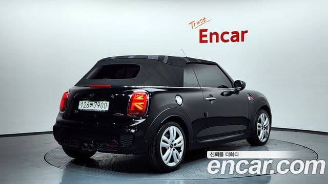 Mini Cooper S Convertible 2020 — Photo 11/36