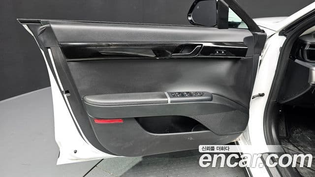 Hyundai Grandeur Hybrid 2024 — Photo 26/32