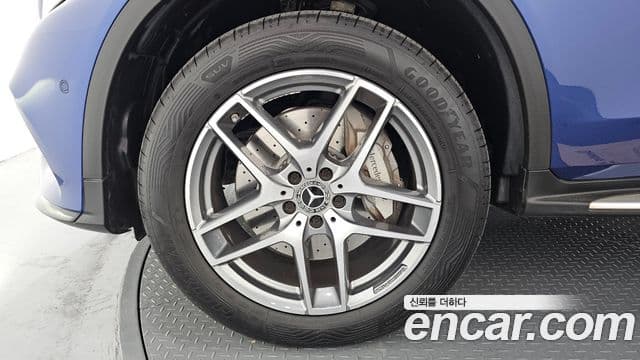 Mercedes-Benz GLC-Class 2018 — Şəkil 5/20