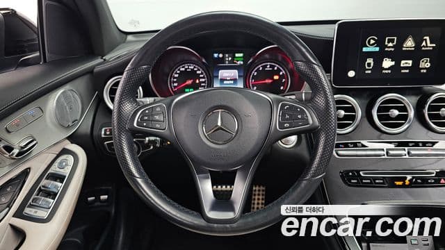 Mercedes-Benz GLC-Class 2018 — Şəkil 12/20