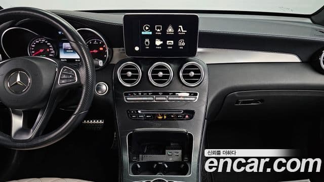 Mercedes-Benz GLC-Class 2018 — Şəkil 16/20