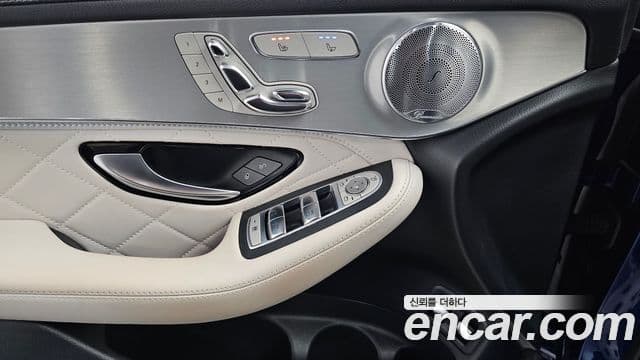 Mercedes-Benz GLC-Class 2018 — Şəkil 18/20