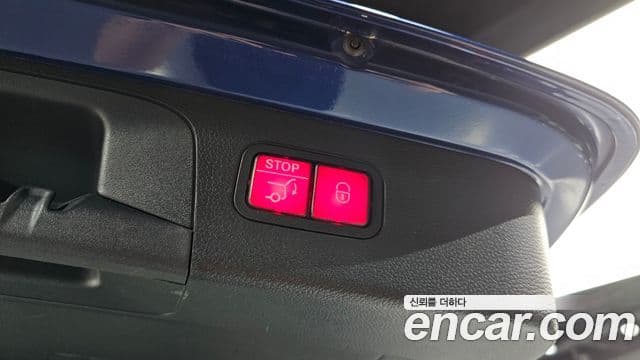 Mercedes-Benz GLC-Class 2018 — Şəkil 19/20