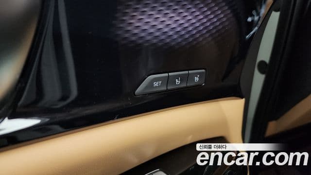 Kia Carnival 2021 — ფოტო 33/38
