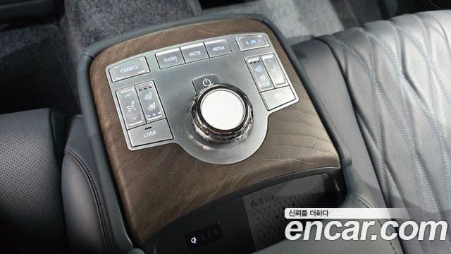 Genesis Electrified G80 2024 — ფოტო 19/20