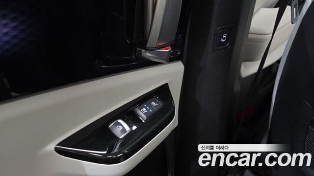 Kia Carnival 2023 — Şəkil 18/20