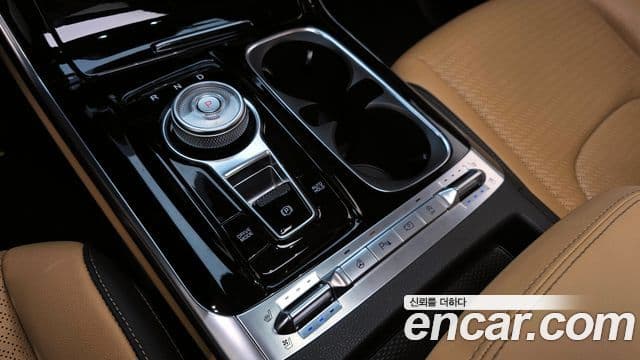 Kia Carnival 2023 — ფოტო 9/20