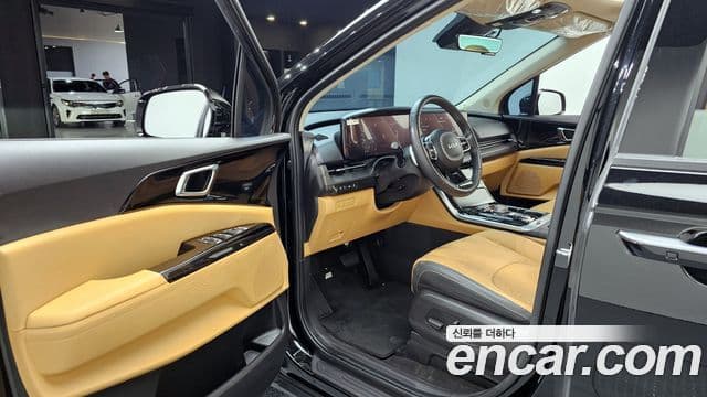 Kia Carnival 2023 — ფოტო 10/20
