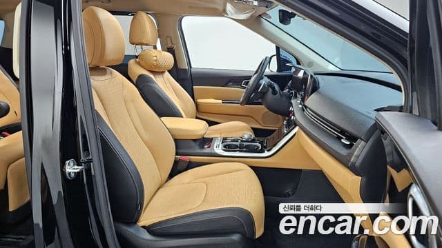 Kia Carnival 2023 — ფოტო 11/20