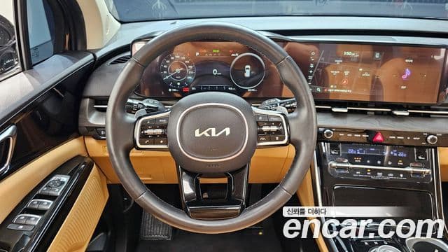 Kia Carnival 2023 — ფოტო 13/20