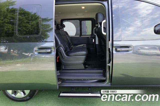 Hyundai Staria 2023 — Şəkil 13/20