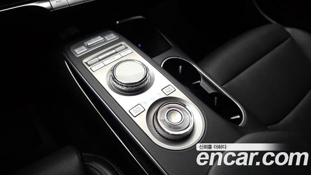 Genesis GV70 2022 — фото 9 из 20