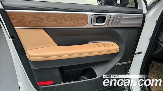Hyundai Santa Fe 2023 — ფოტო 16/35