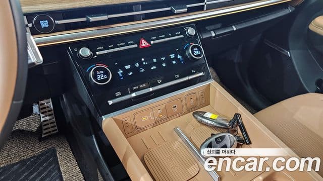 Hyundai Santa Fe 2023 — ფოტო 22/35
