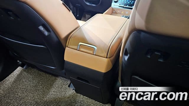 Hyundai Santa Fe 2023 — ფოტო 2/35