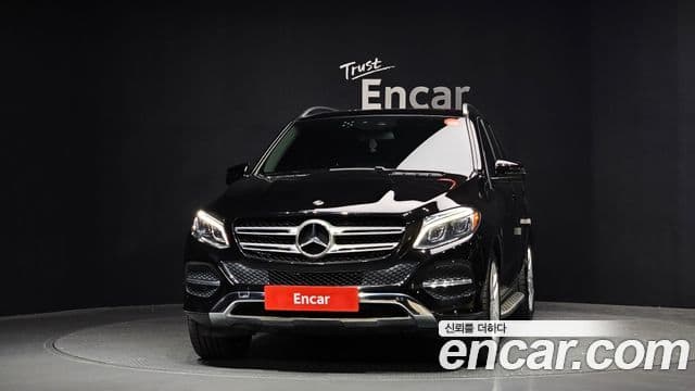 Mercedes-Benz GLE-Class 2018 — Şəkil 11/20