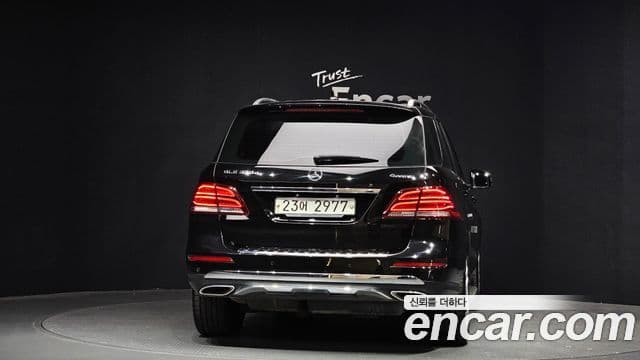 Mercedes-Benz GLE-Class 2018 — Şəkil 8/20